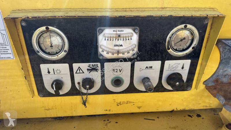 أشغال طرقية Bomag BM2000/602
