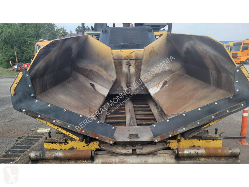 Echipamente pentru lucrari rutiere Caterpillar...