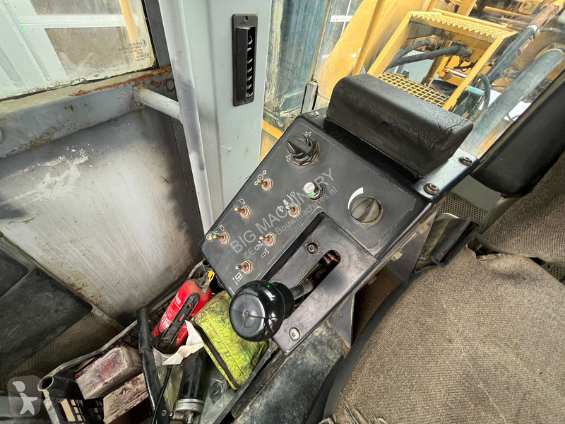 أشغال طرقية Caterpillar