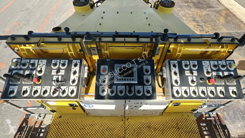 أشغال طرقية Bomag BM2000/602