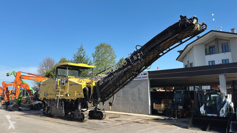 أشغال طرقية Bomag BM2000/602