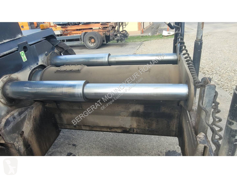 Echipamente pentru lucrari rutiere Caterpillar...