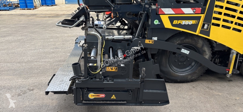 Cestné staviteľstvo Bomag  BF 300 P-2 S340-2 TV...