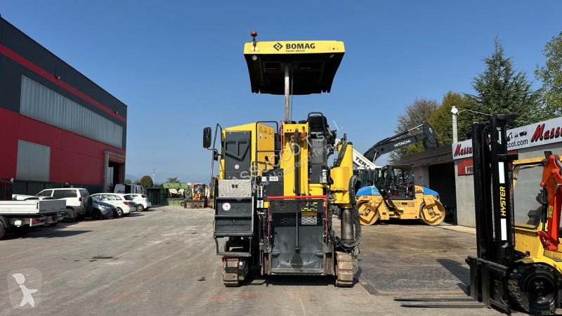 أشغال طرقية Bomag