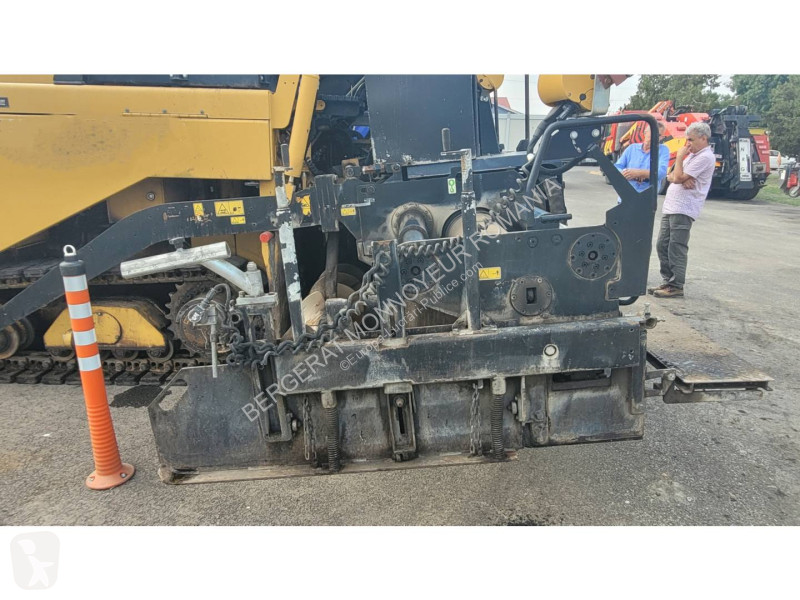 Echipamente pentru lucrari rutiere Caterpillar...