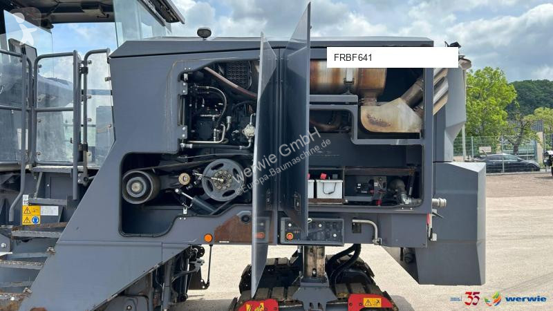 Cestné staviteľstvo Wirtgen W210Fi