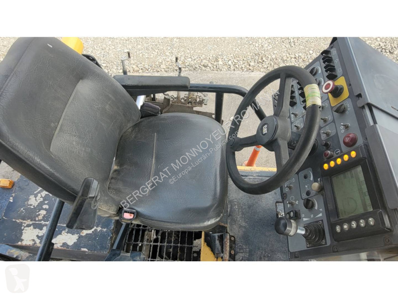 Echipamente pentru lucrari rutiere Caterpillar...