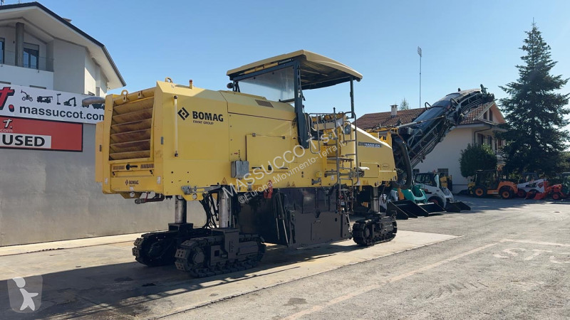 أشغال طرقية Bomag BM2000/602