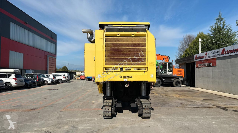 أشغال طرقية Bomag BM2000/602