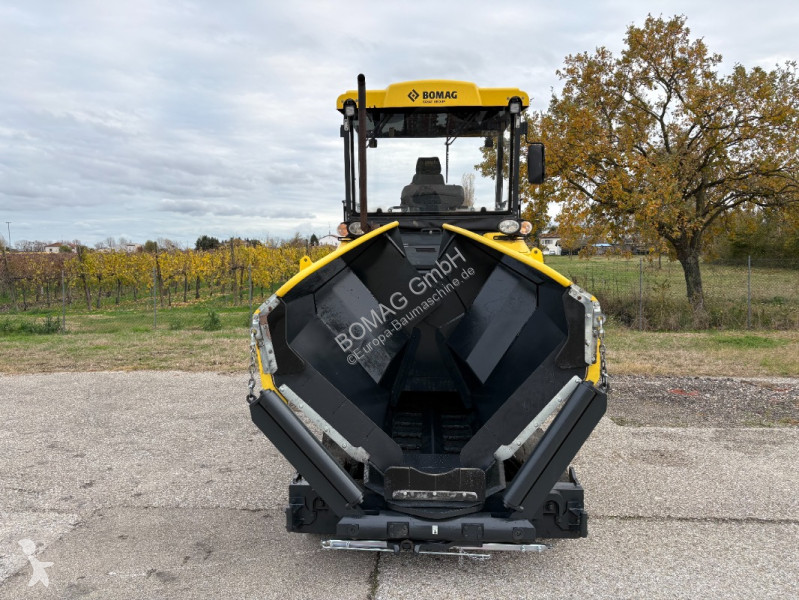 Cestné staviteľstvo Bomag  BF 300 P-2 S340-2 TV...