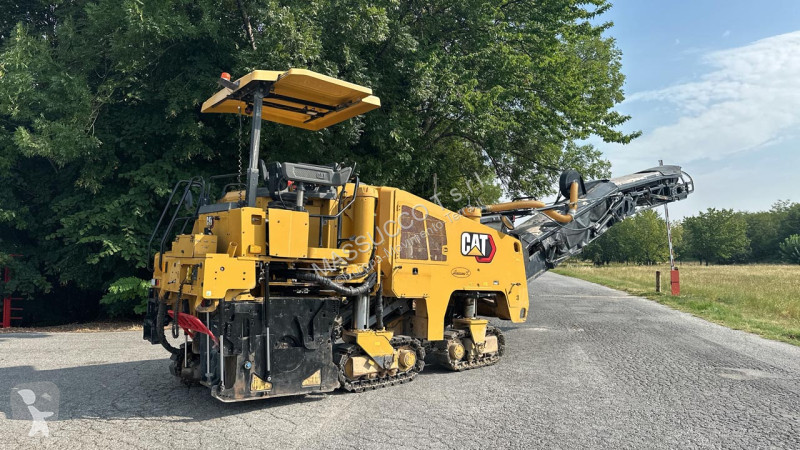 Travaux routiers Caterpillar PM310