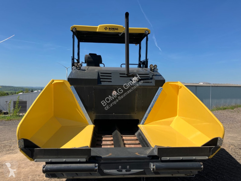Obras de carretera Bomag  BF 800 C S600  Stage...