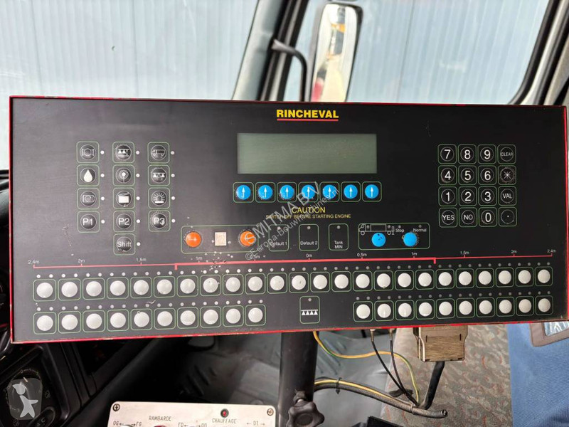 Wegenbouw Renault Rincheval 9.000 Liter...