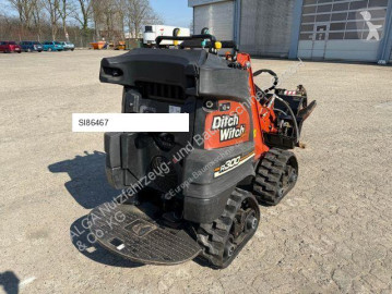 Ditch-witch R300, Kompakter-Raupen-Werkzeugträg