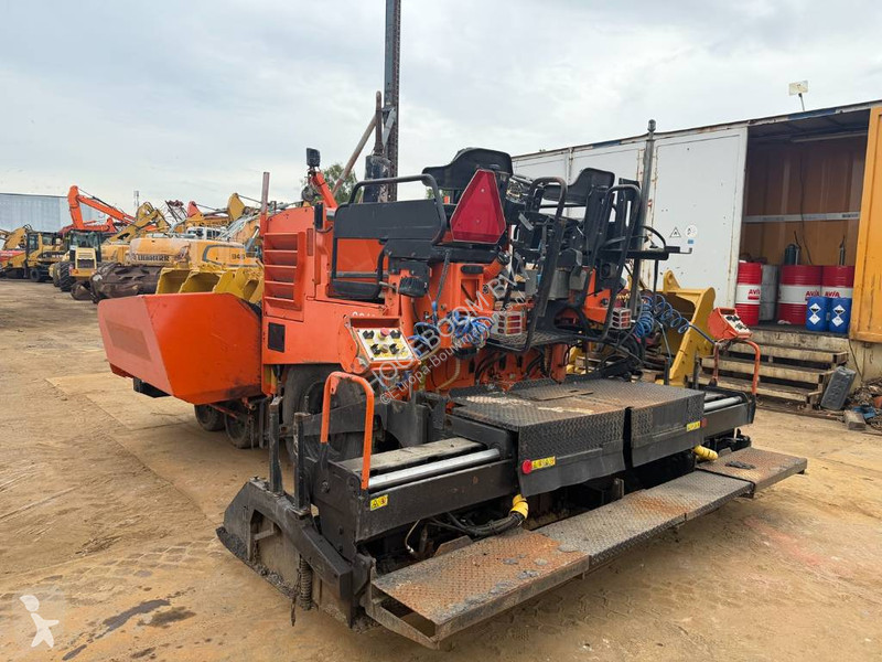 Cestné staviteľstvo Caterpillar AP 300