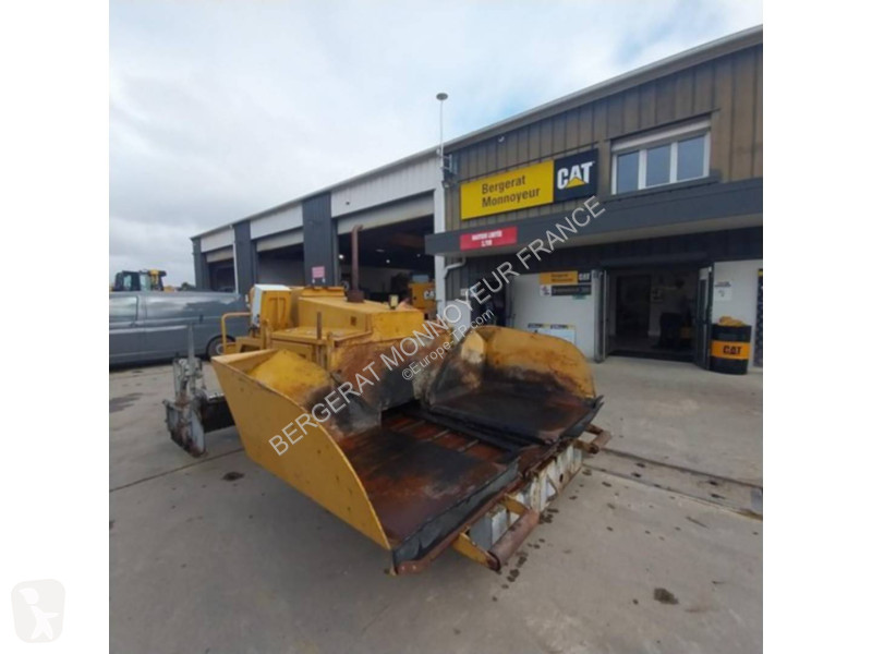 Пътностроителна техника Caterpillar BB621E