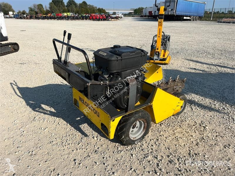 أشغال طرقية  SK206 Trencher