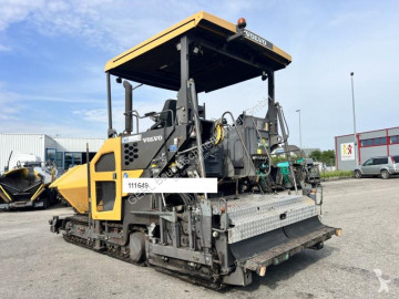 Obras de carretera pavimentadora Volvo