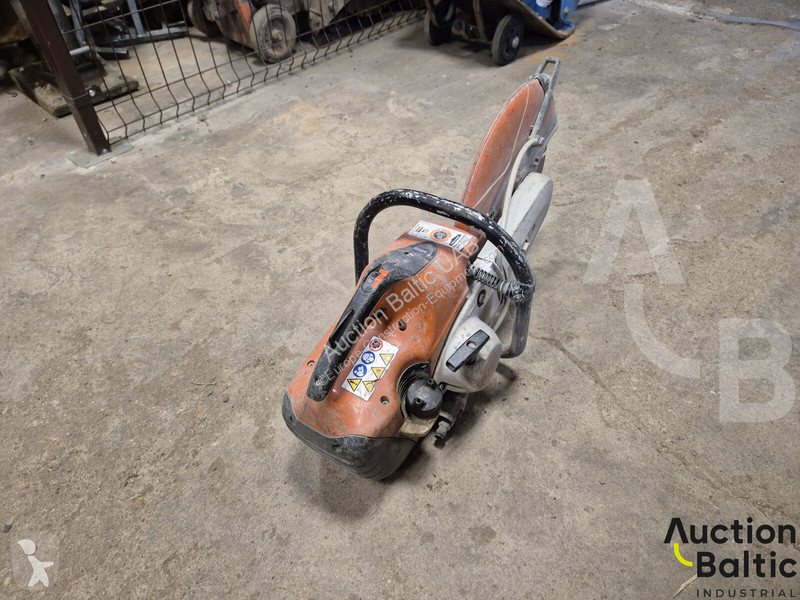 Wegenbouw Stihl TS 420
