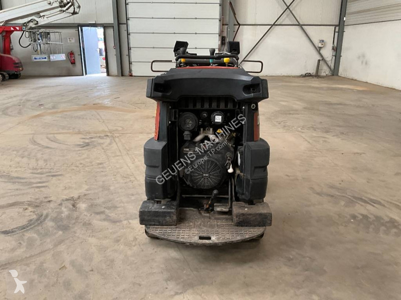 Roboty drogowe Ditch-witch R300
