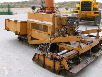 Obras de carretera pavimentadora Case