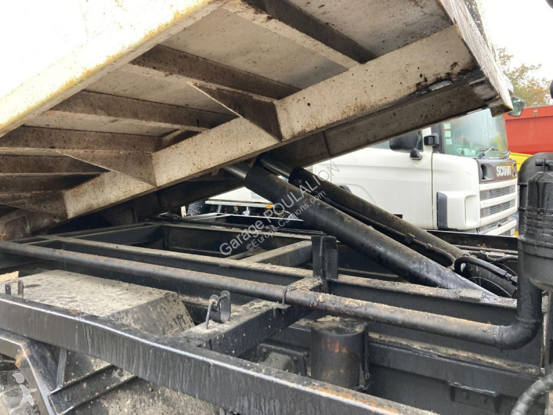 Wegenbouw Renault 230