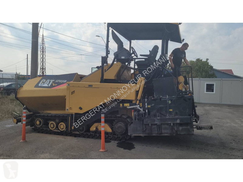 Echipamente pentru lucrari rutiere Caterpillar...