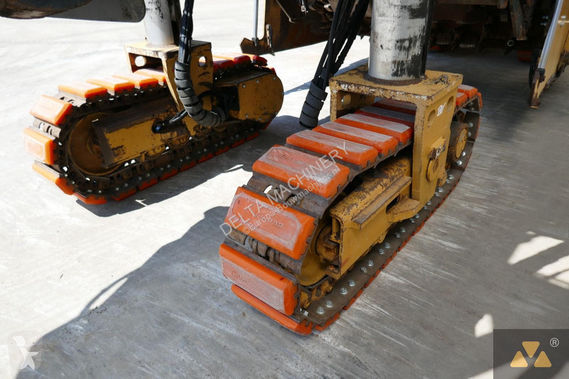 Lavori stradali Caterpillar PM622