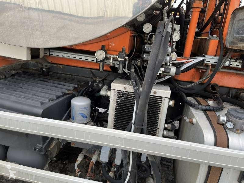 Lavori stradali Renault PREMIUM 370-26