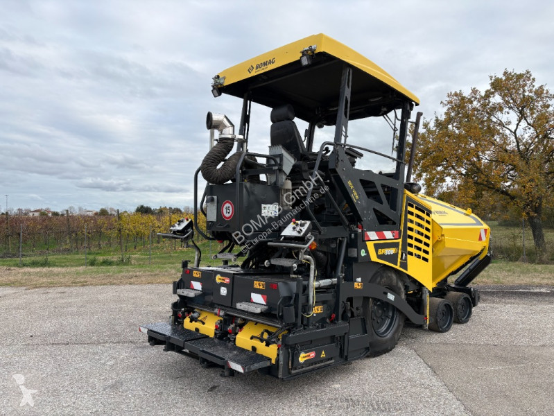 Cestné staviteľstvo Bomag  BF 300 P-2 S340-2 TV...