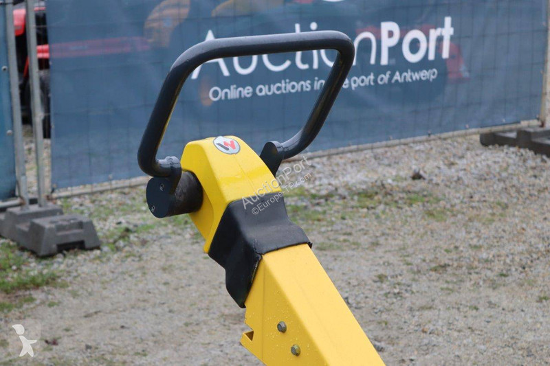Echipamente pentru lucrari rutiere  DPU5545