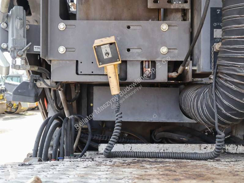 أشغال طرقية Volvo ABG P6820C