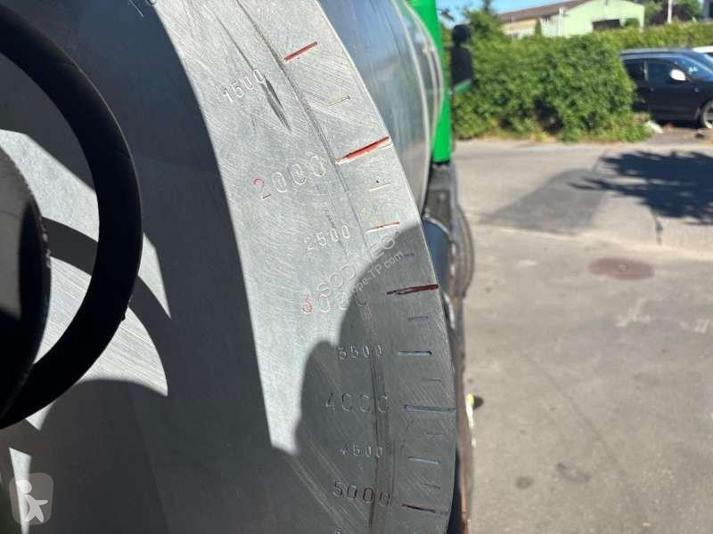 Дорожно-строительная техника Scania 124L