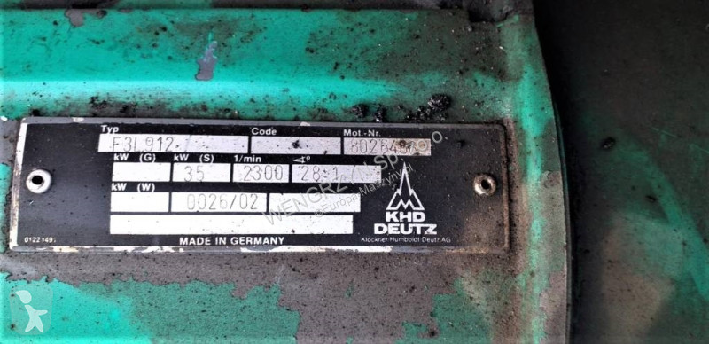 Vejarbejde  Rozścielacz do asfaltu VÖGELE 690