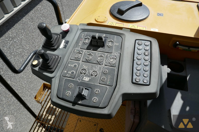 Lavori stradali Caterpillar PM622