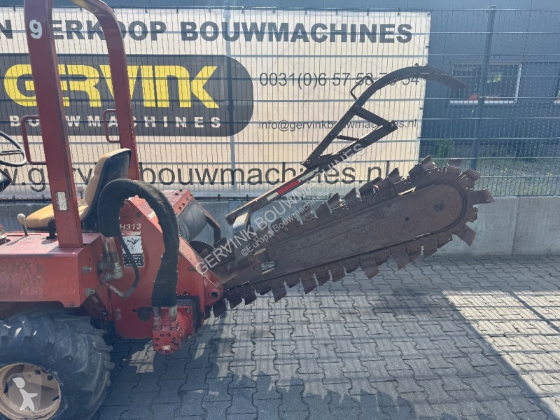 Wegenbouw Ditch-witch 3700 DD