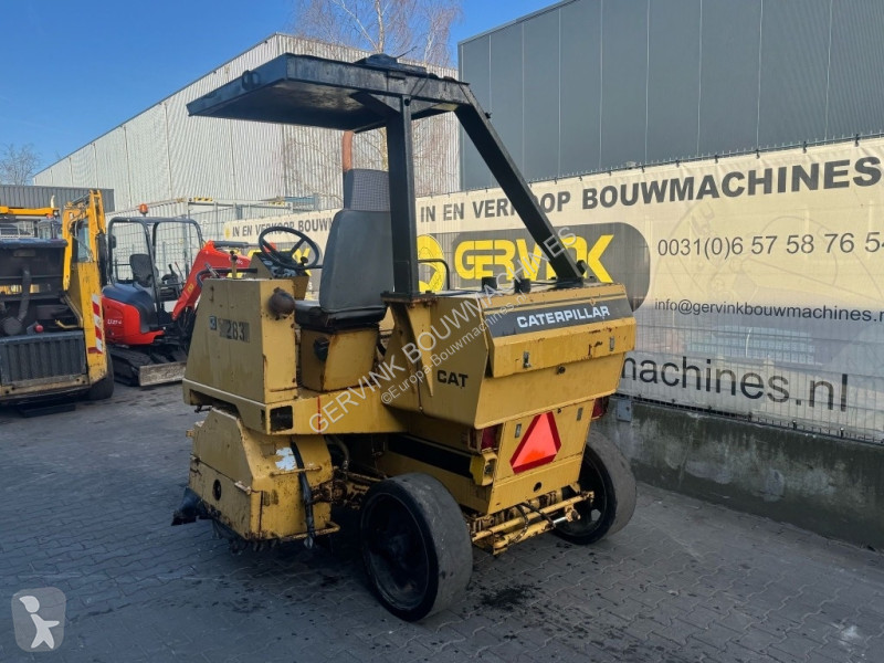 Lavori stradali Caterpillar PR 75
