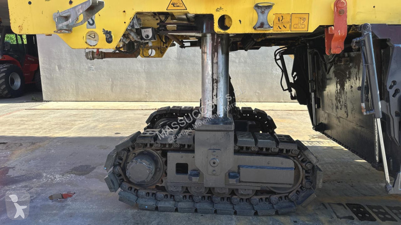 أشغال طرقية Bomag BM2000/602