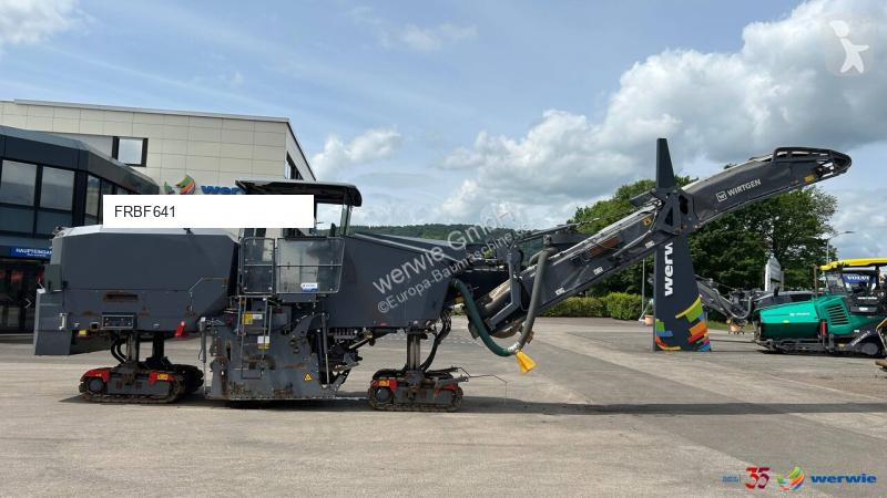 Cestné staviteľstvo Wirtgen W210Fi