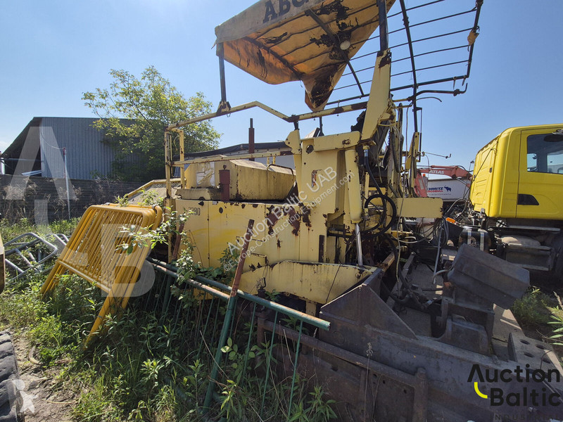 Echipamente pentru lucrari rutiere ABG Titan 411
