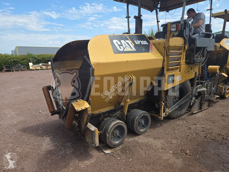 Cestné staviteľstvo Caterpillar AP300
