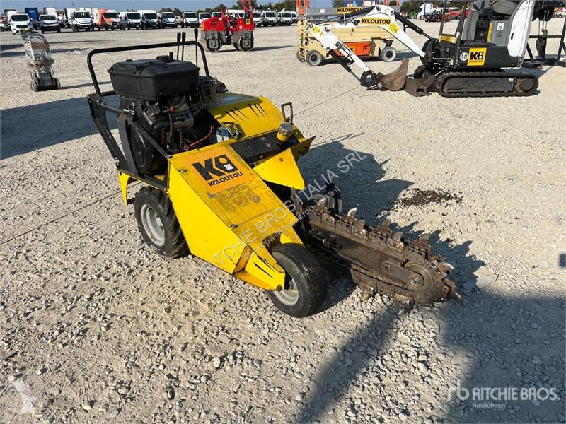 أشغال طرقية  SK206 Trencher