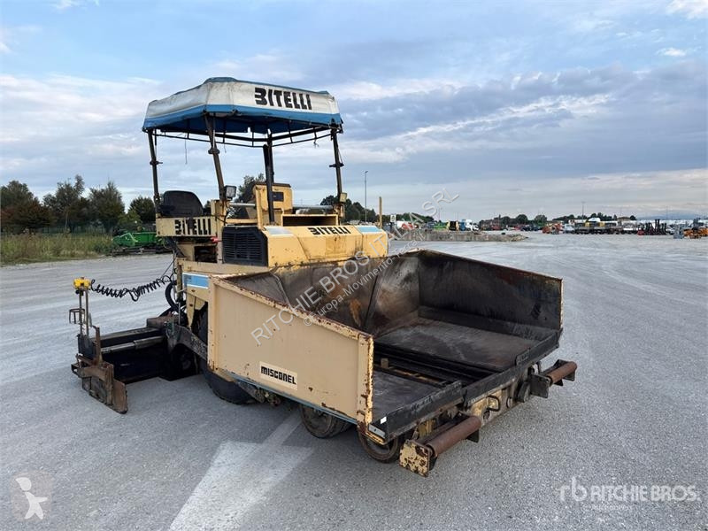 Vägarbeten Bitelli BB130 Asphalt Paver