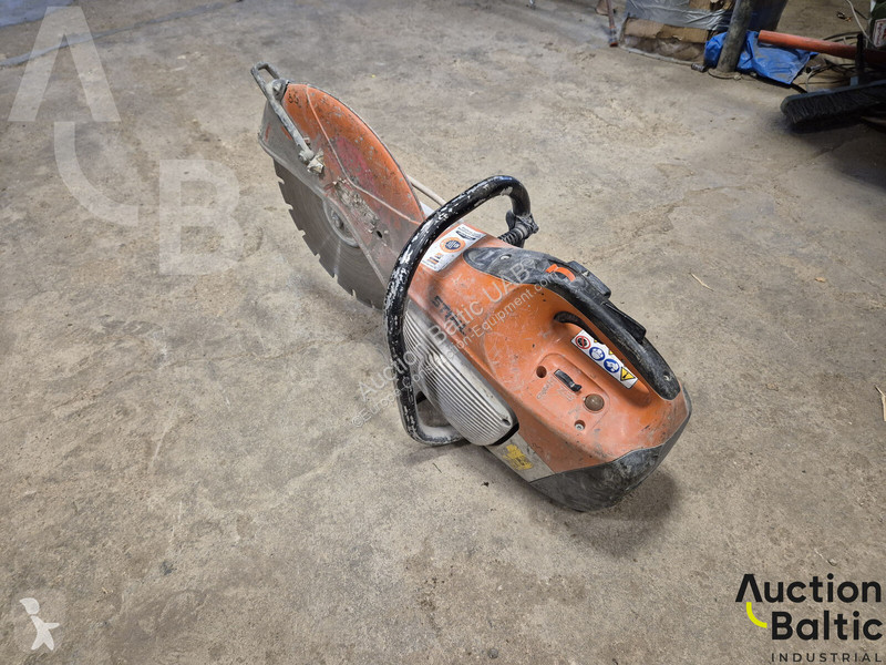 Wegenbouw Stihl TS 420