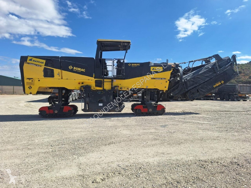 Travaux routiers Bomag BM 2000/75