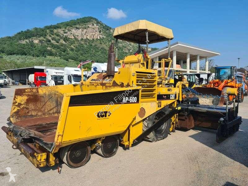 Wegenbouw Caterpillar