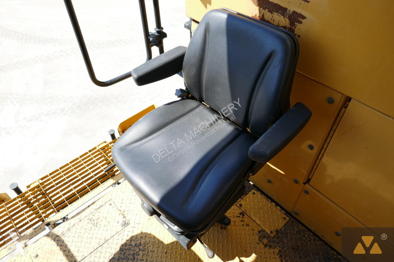 Lavori stradali Caterpillar PM622