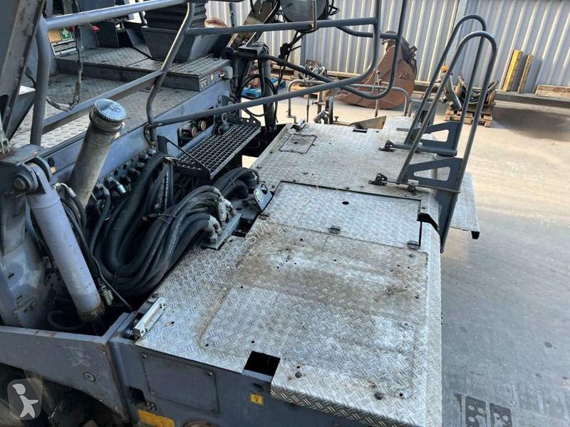 أشغال طرقية Vögele SUPER 1800-2