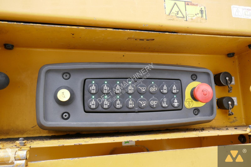 Lavori stradali Caterpillar PM622