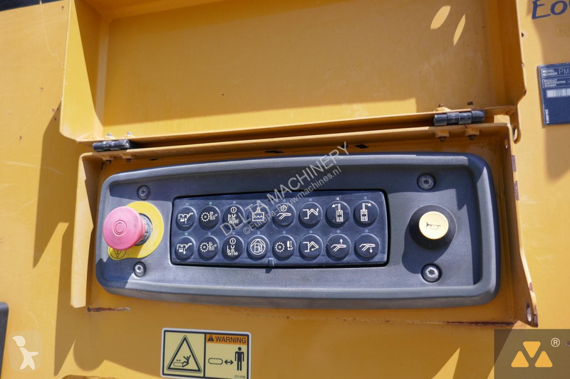Lavori stradali Caterpillar PM622